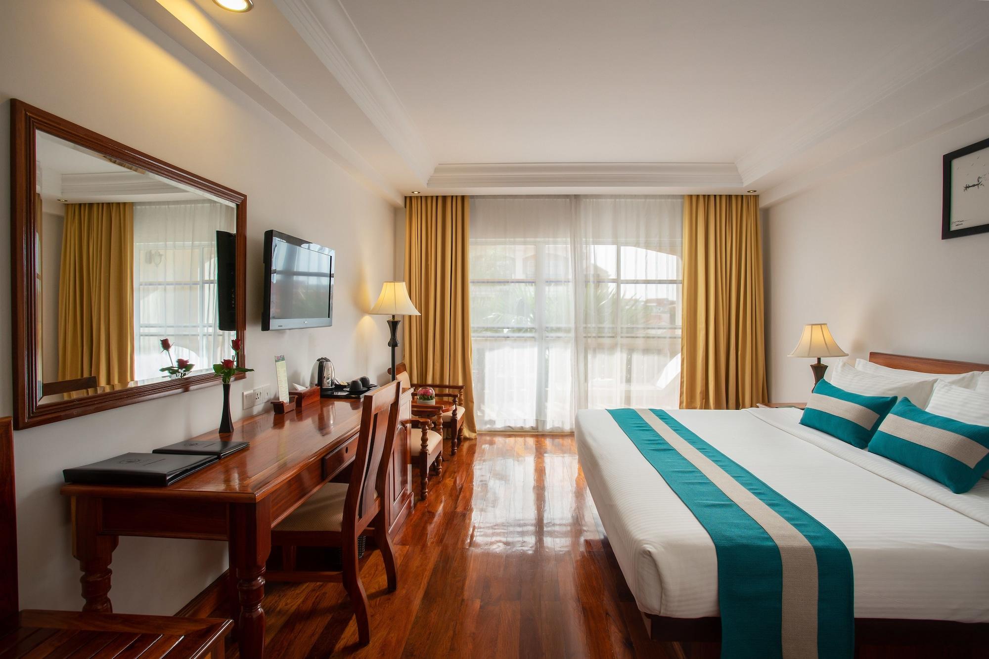 Отель Somadevi Angkor Premium Сиемрип Экстерьер фото