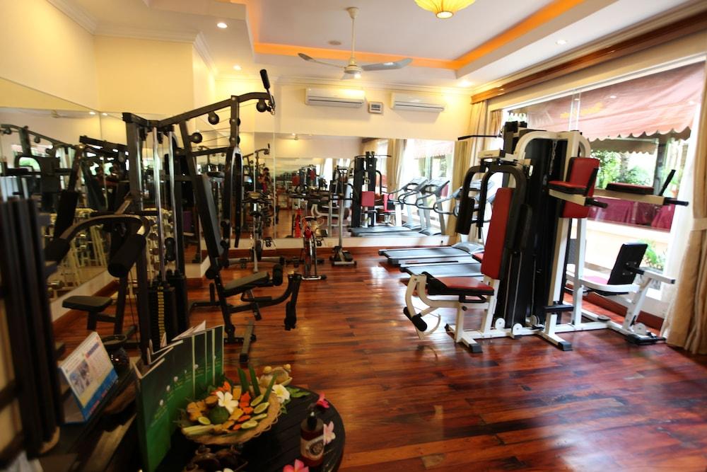 Отель Somadevi Angkor Premium Сиемрип Экстерьер фото