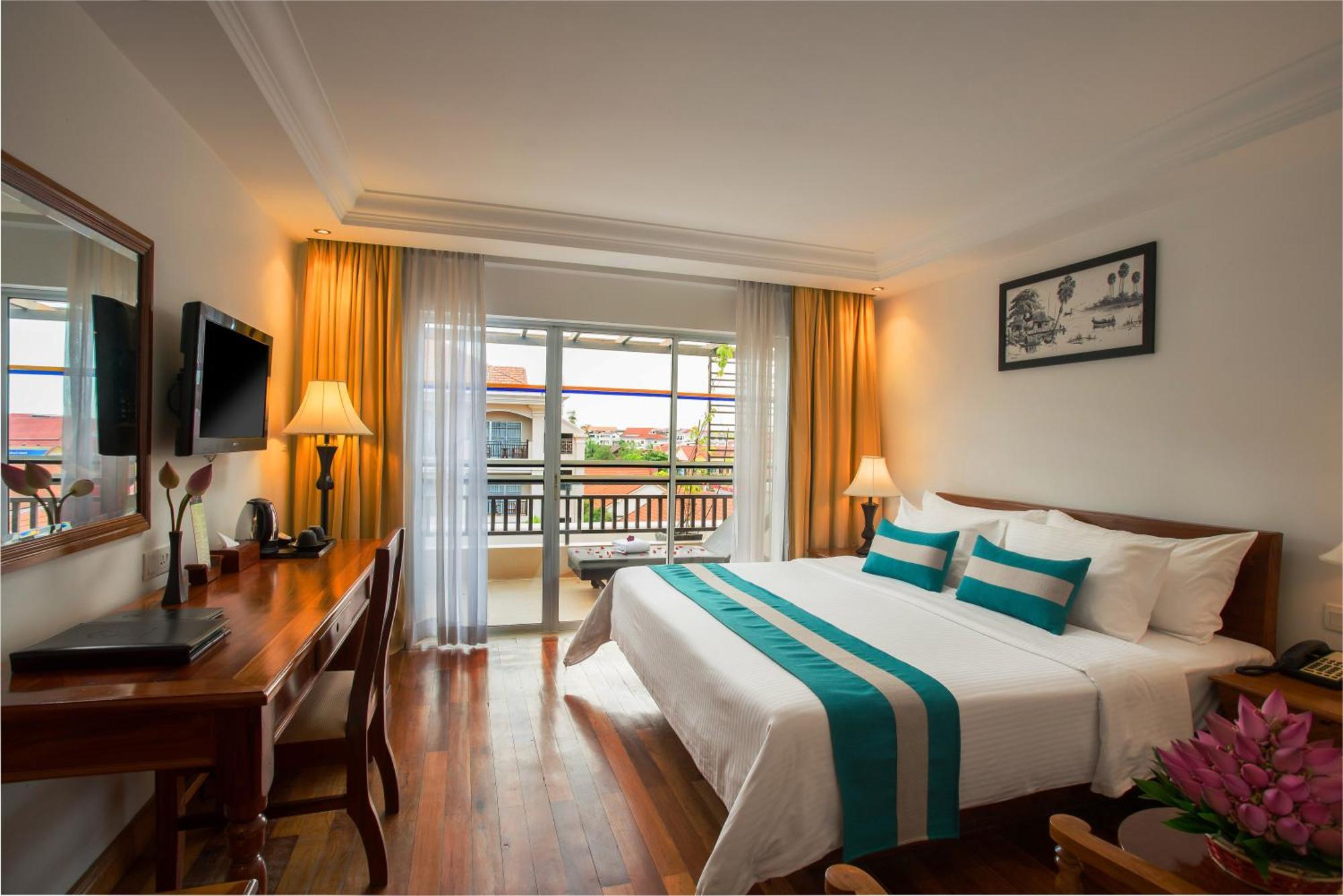 Отель Somadevi Angkor Premium Сиемрип Экстерьер фото