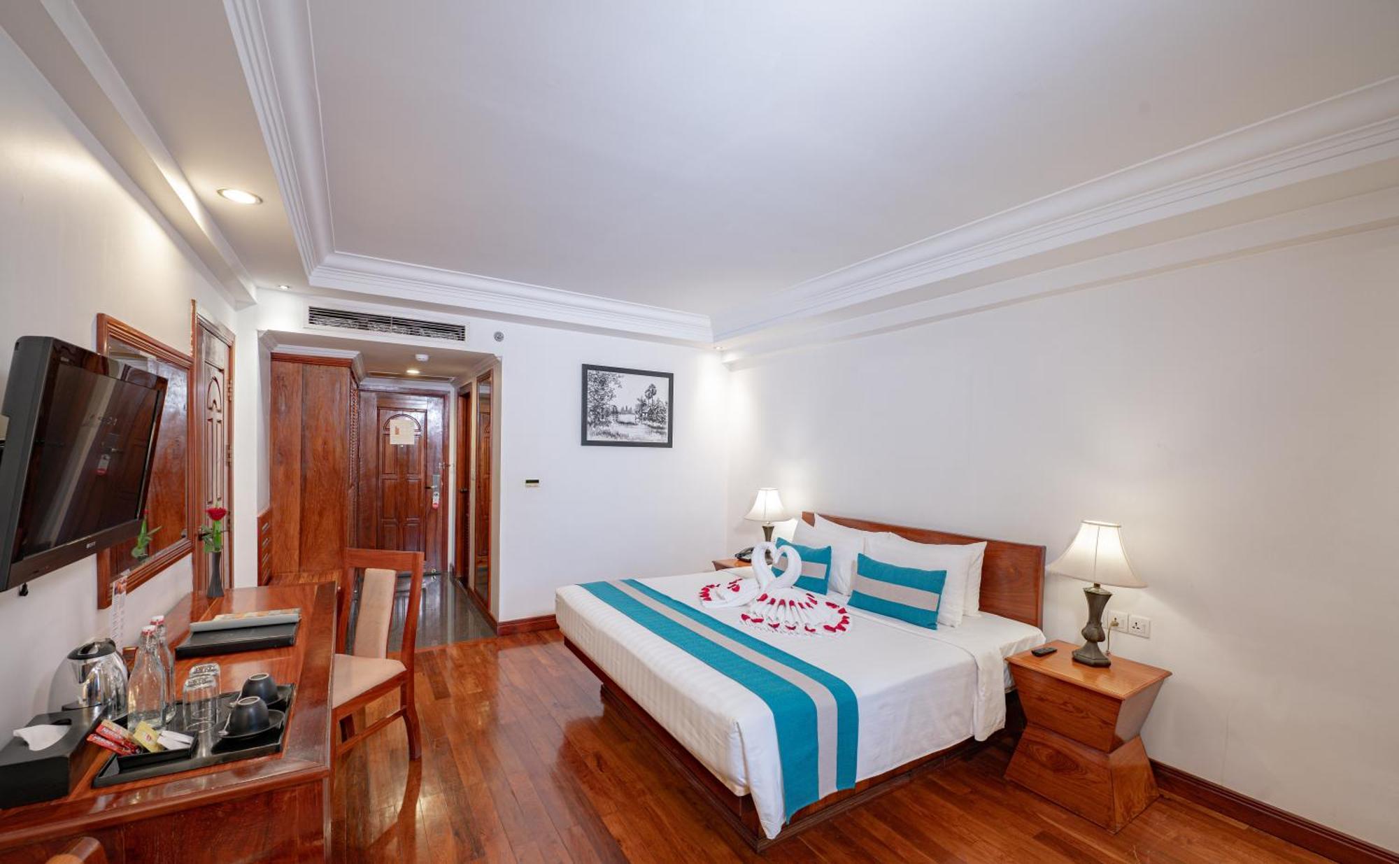 Отель Somadevi Angkor Premium Сиемрип Экстерьер фото